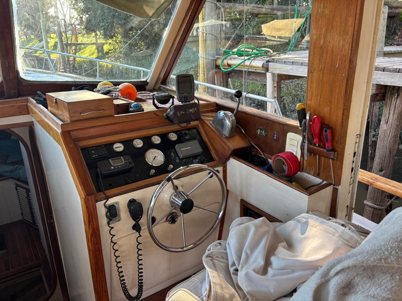 CLASICO TRAWLER MADERA