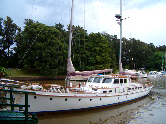 MOTOVELERO KETCH 22 MTS